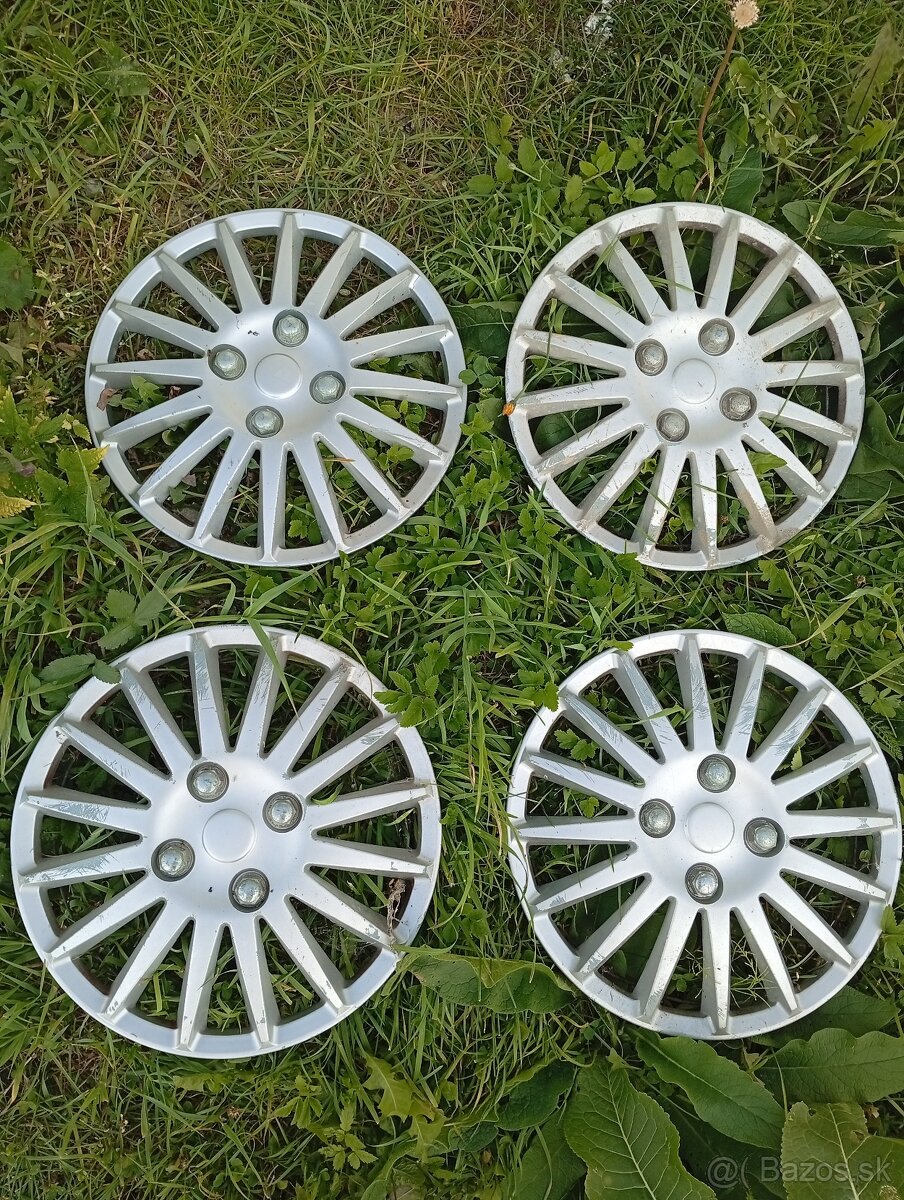 Pneumatiky 155/70 R13 + disky + puklice - 5