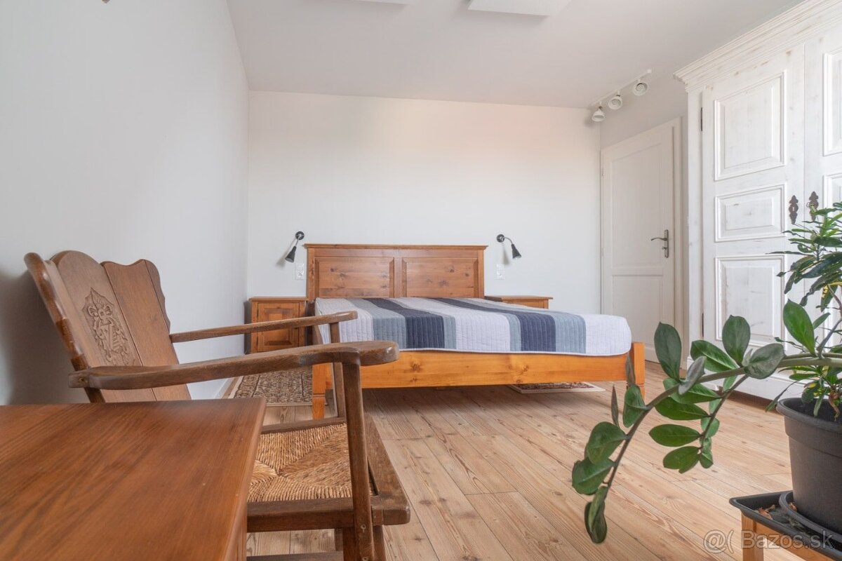 NA PREDAJ bývalá sýpka / Preselany - 5