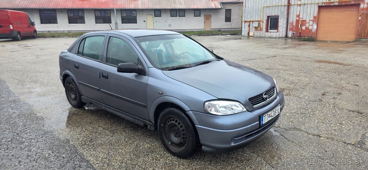 Opel Astra 1,4i - 5