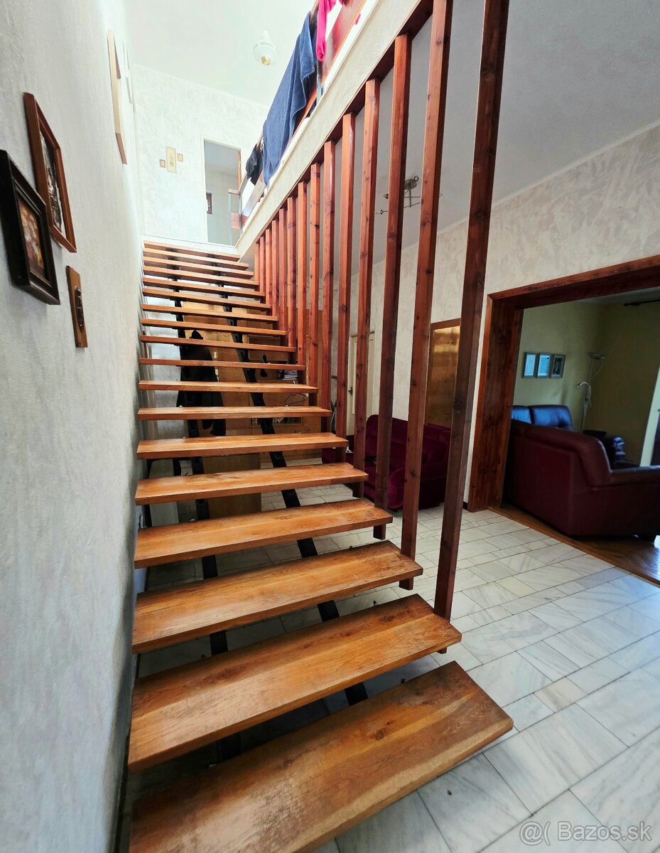Na predaj priestranný rodinný dom vo výbornej lokalite - 5
