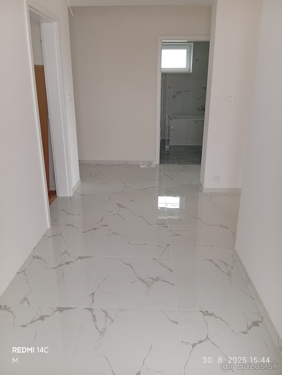 NOVOSTAVBA 4 IZBOVÉHO RODINNÉHO DOMU S TERASOU - 5