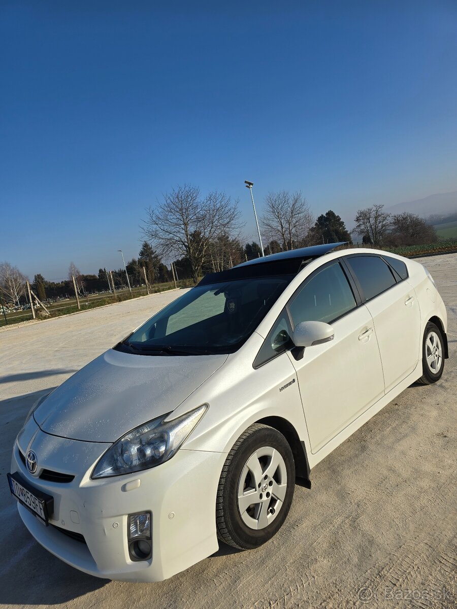 Toyota Prius - 5