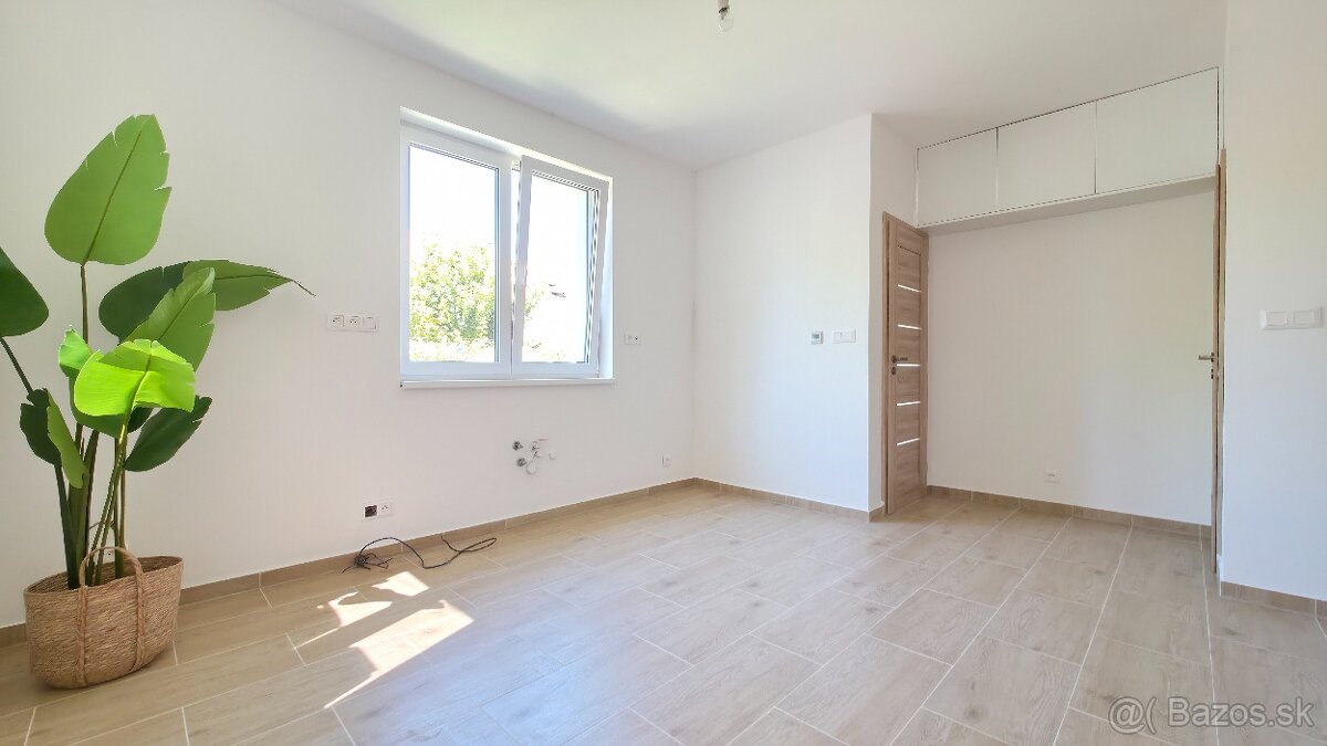 NOVOSTAVBA 2 IZB MEZ. BYT S GARAŽOU A ZÁHRADOU - VAJNORY - 5