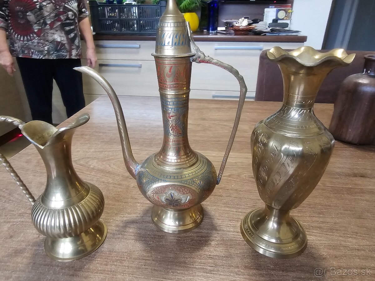 Orientalne dekoračné predmety z vitríny - 5