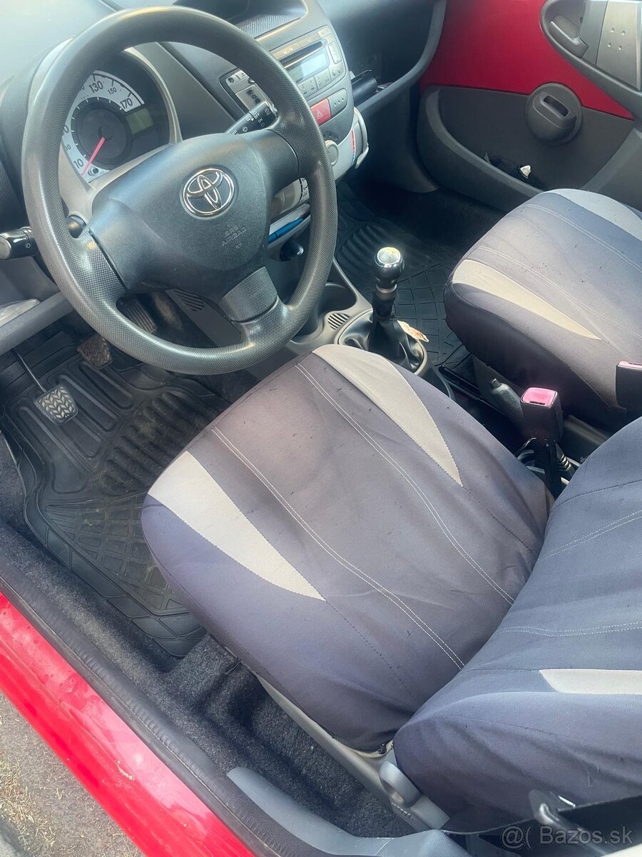 TOYOTA AYGO 1.0 , rok výroby 2007 - 5