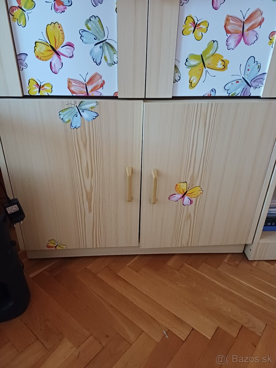 Dve otvaracie skrine - 5