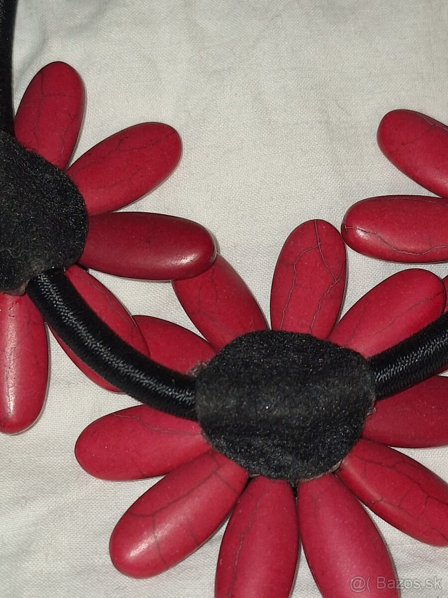 KRÁSNY NÁHRDELNÍK - 5