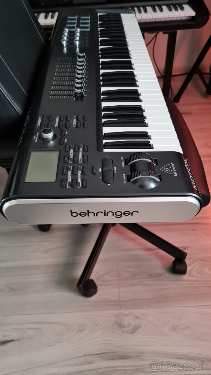 Behringer Motor 61 - 5