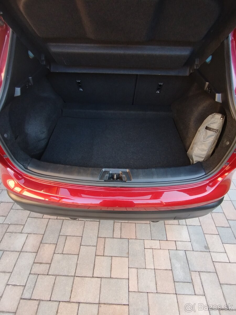 Nissan Qashqai 1,2 DIG-T benzín - 5