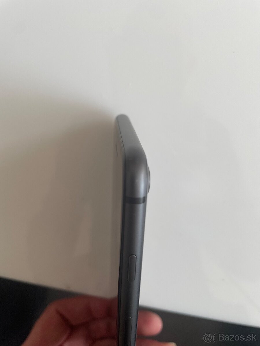 Predám IPhone 8 Plus 256 GB - 5
