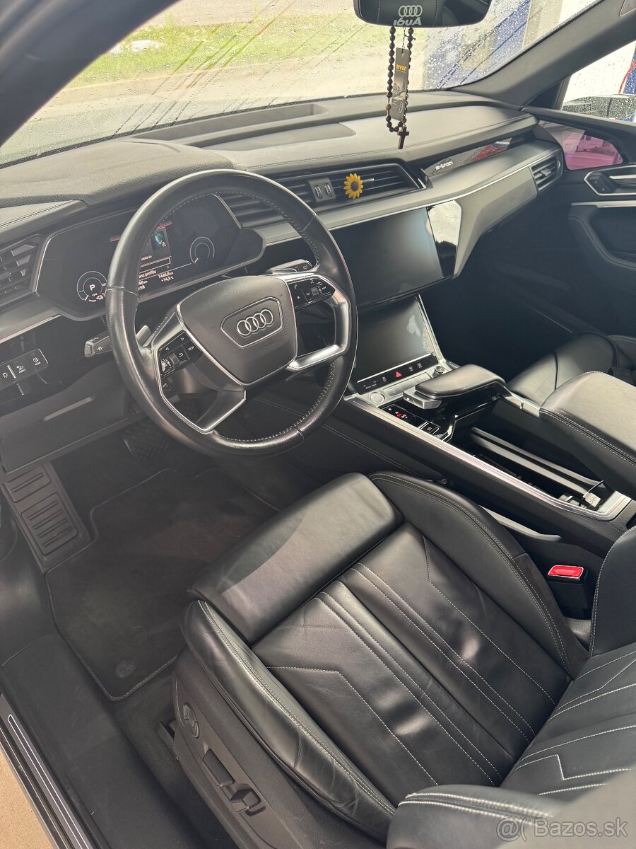 Audi Etron 55 quattro - 5