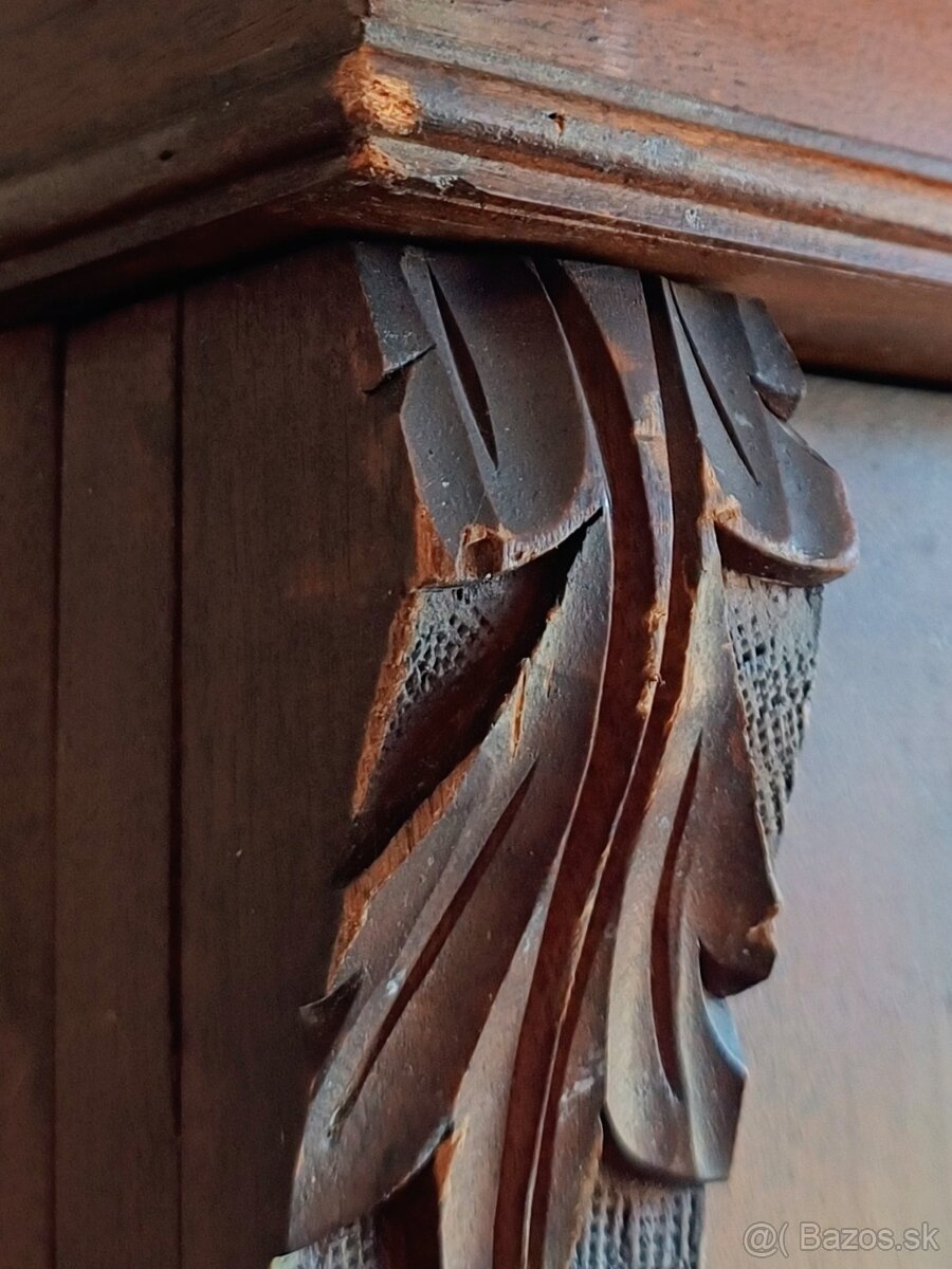 Starožitná skriňa - 5