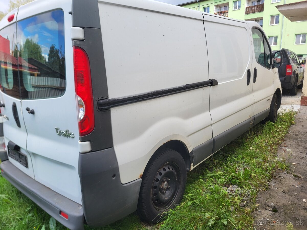 Renault traficDCI 115 - 5
