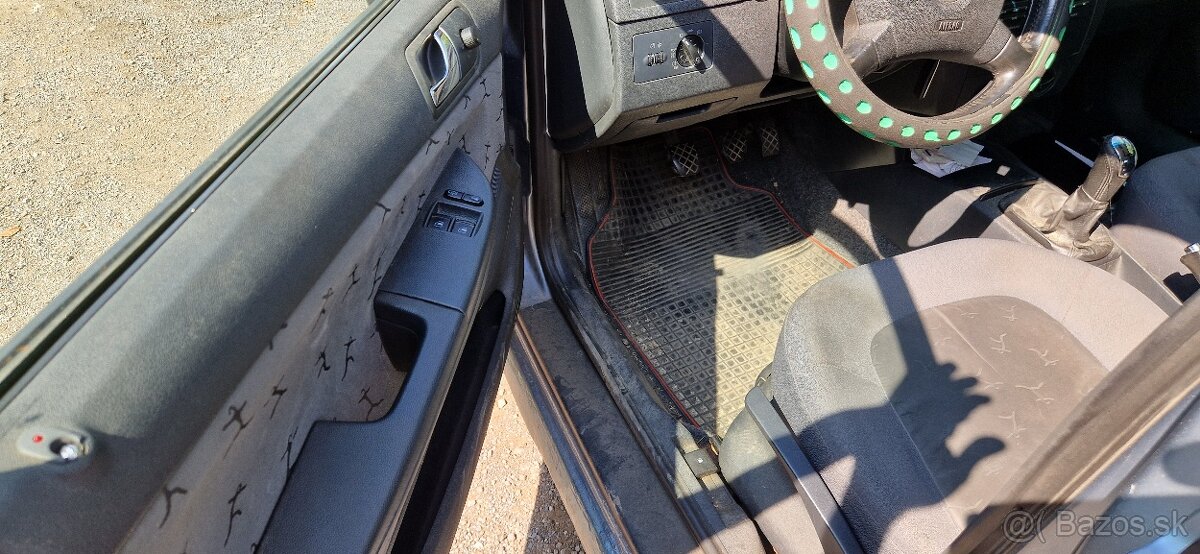 Sedačky vyhrievane na Škoda Fabia rok 2004 - 5