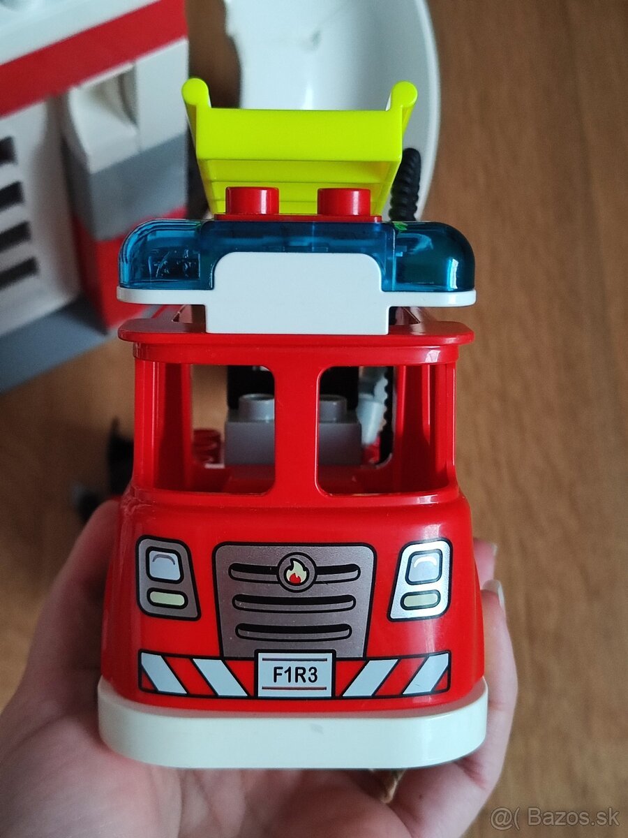 Lego Duplo 10970 - Hasičská stanica a vrtuľník - 5