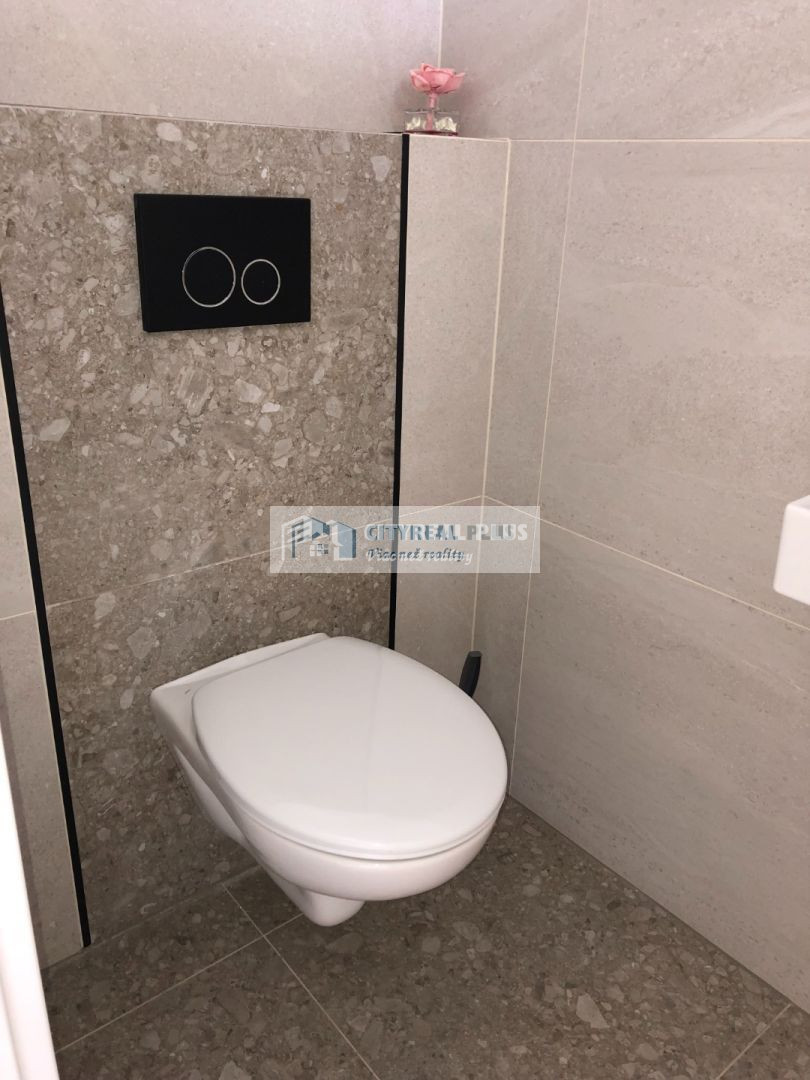 Predám nadštandardnú 4 izbovú NOVOSTVBU rodinného domu Nit - 5