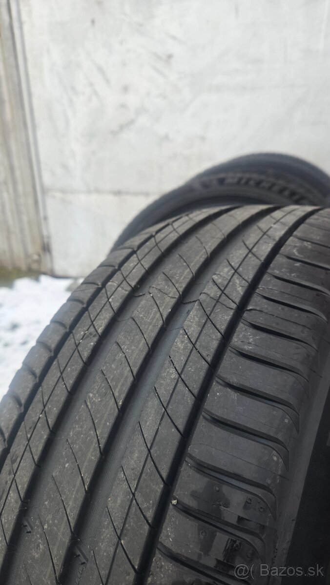 Michelin 225/50 R18 - 5