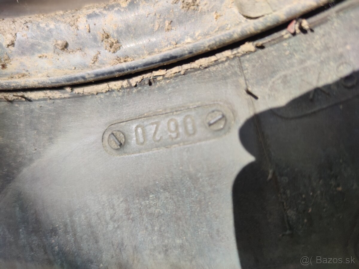 235/70 R16