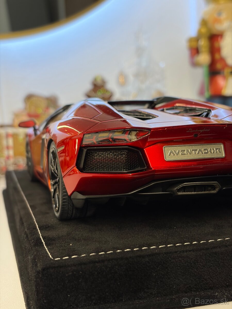 Lamborghini Aventador Roadster / MR Collection / 1:18 - 5