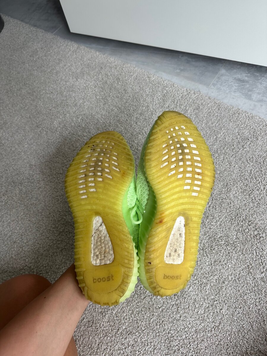 adidas Yeezy Boost 350 V2 Glow - 5
