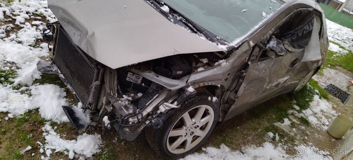 Predám búranú Hondu Civic 8g 1.8 VTEC 103kw len v celku - 5