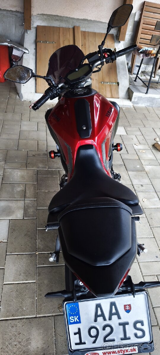 Yamaha MT 07 - 5