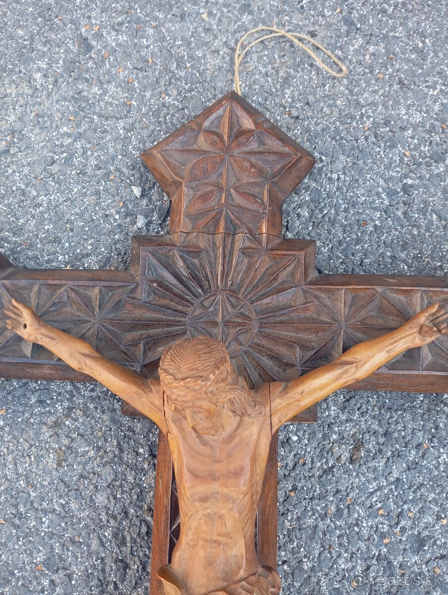 Predám pekný drevený kríž - 5