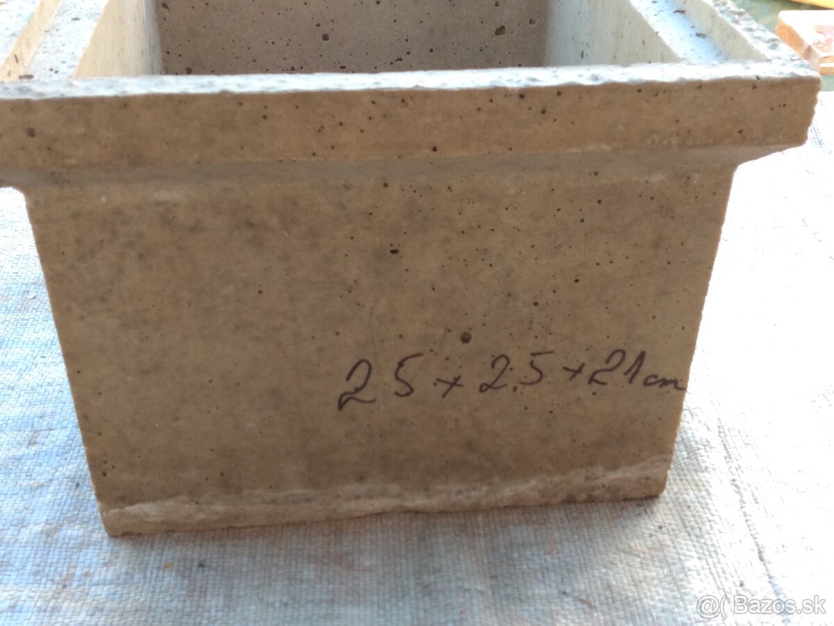 DVORNA KANALIZAČNÁ VPUSŤ - 5