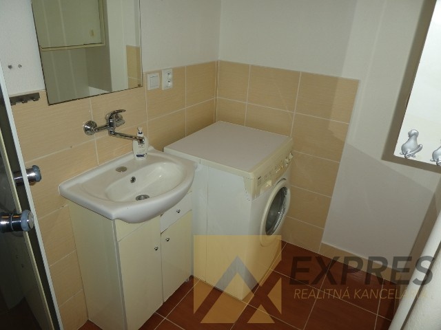 RK EXPRES - na predaj 2 izbový byt v Handlovej. - 5