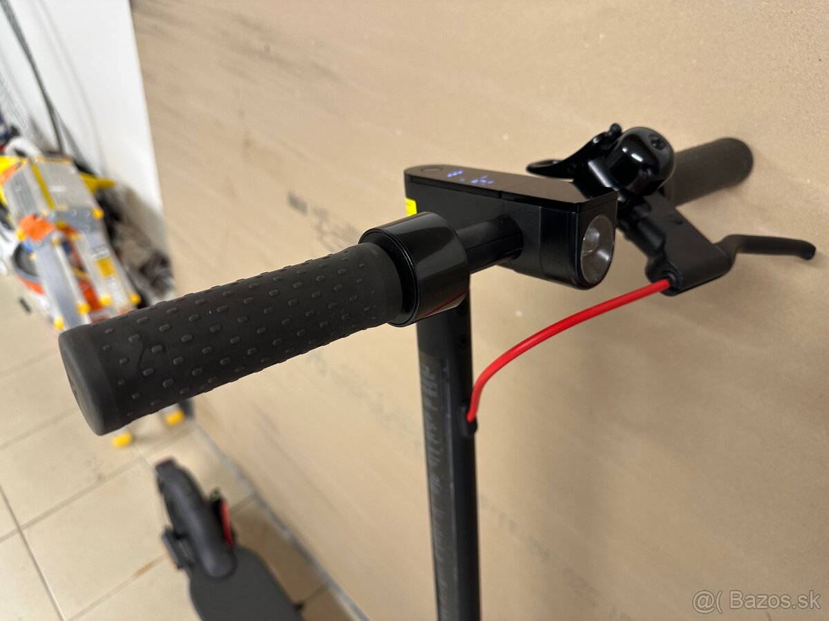 Predám zánovná kolobežka XIAOMI pro 2, nájazd 125km - 5