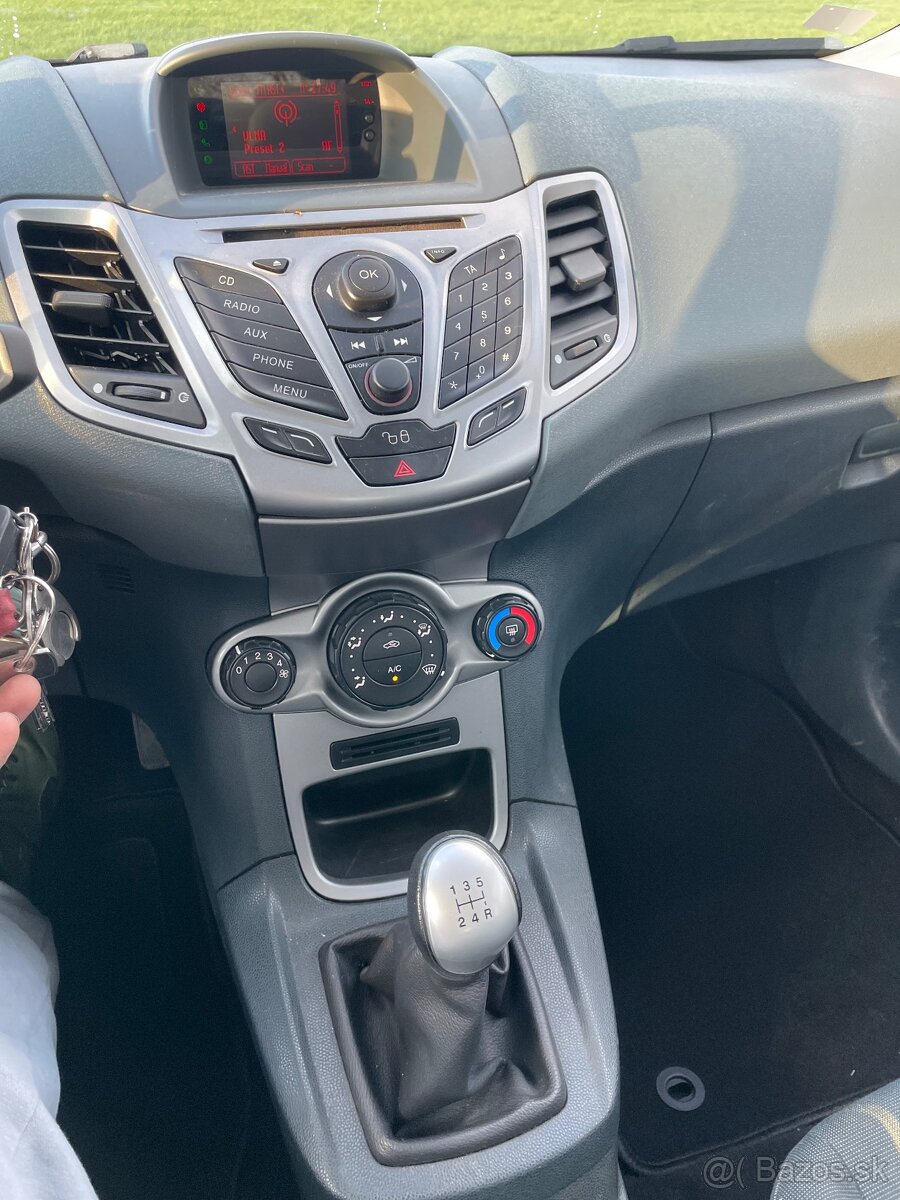 Ford fiesta - 5
