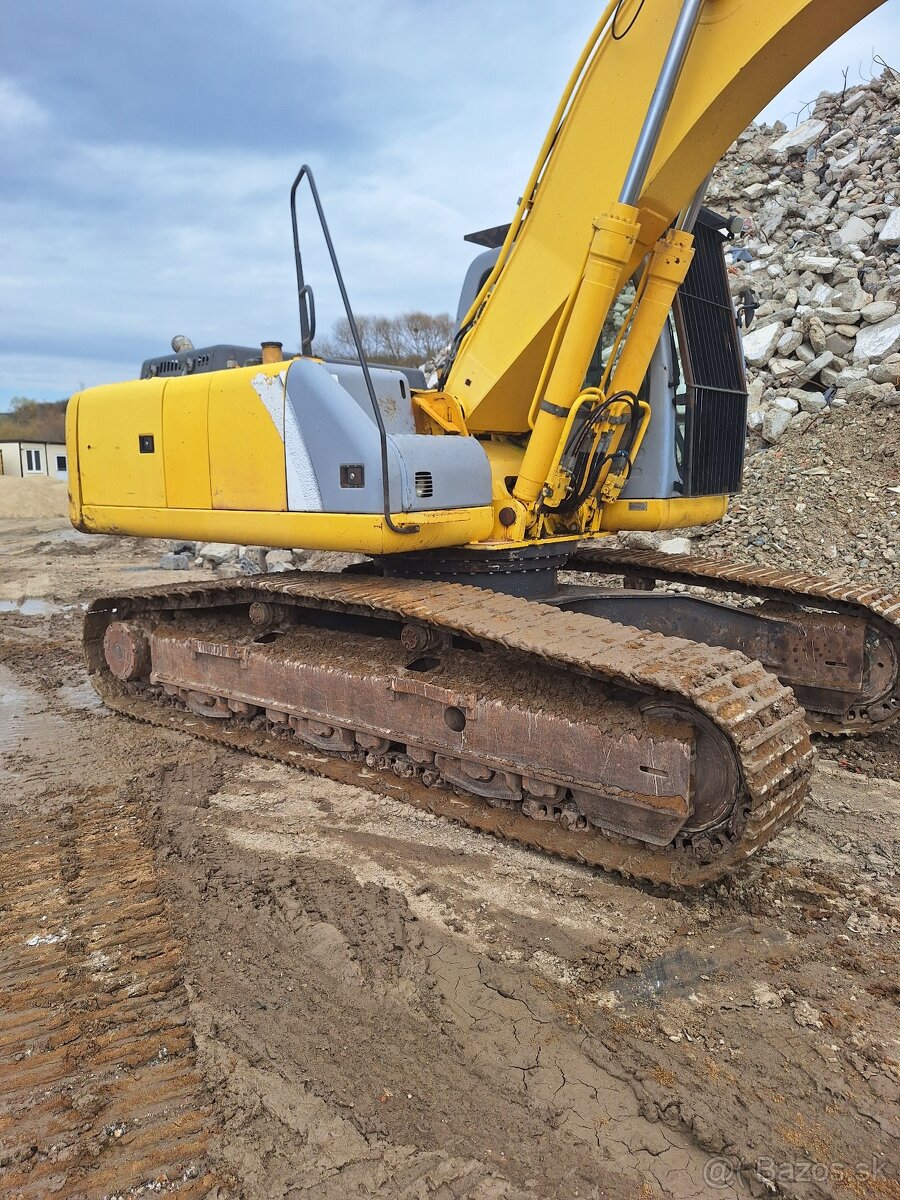 New Holland E305 - 5