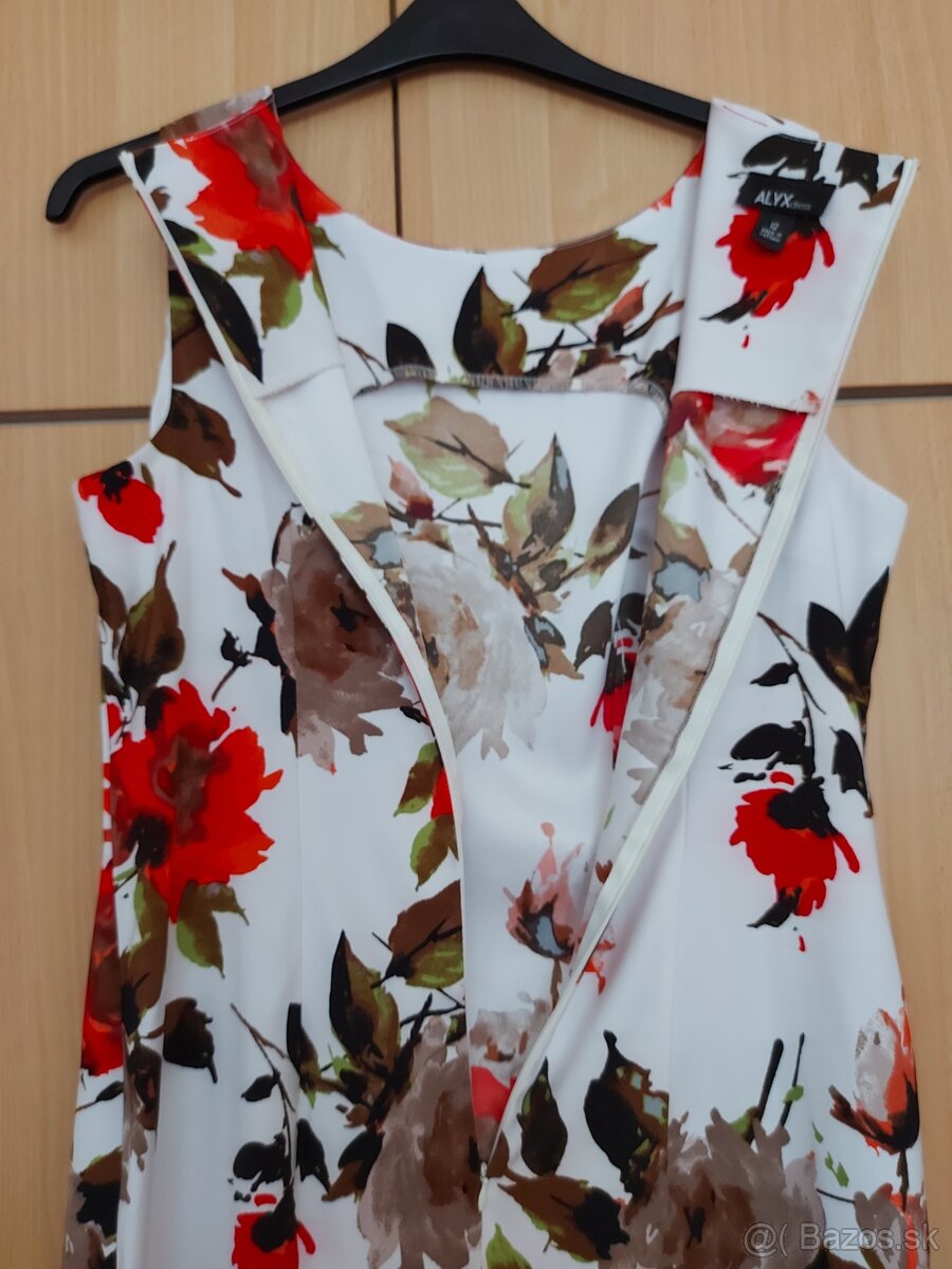 Elegantné spoločenské kvetinkové šaty - 5