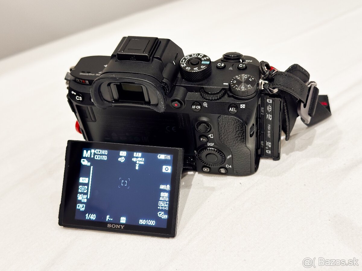 SONY Alpha A7R III - 5
