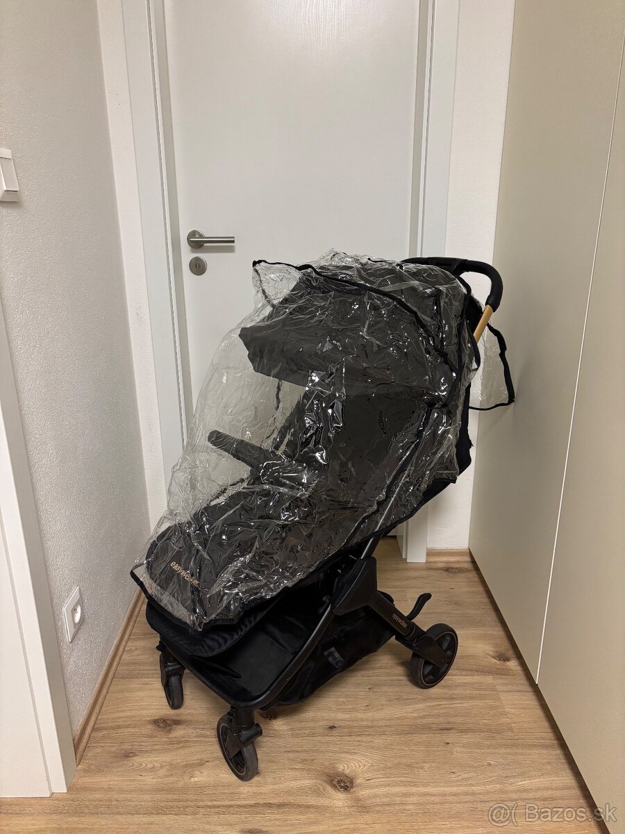 Easywalker Jackey, Black & Gold edition - 5