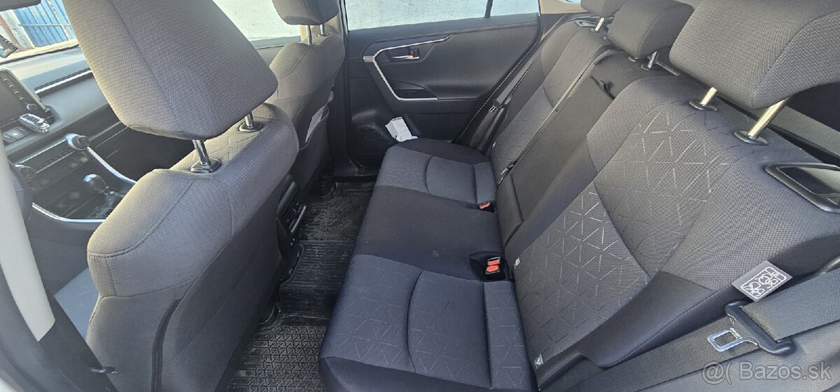 Predám Toyota RAV4 - 5