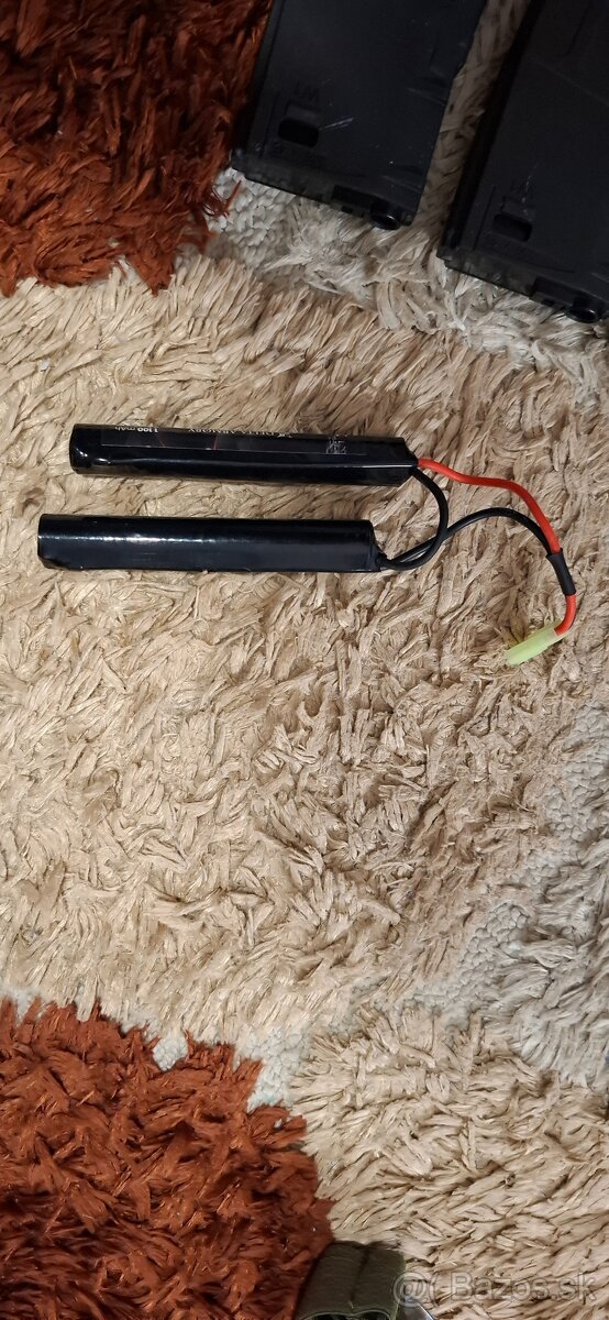 Predám airsoftku M4 AR15 + výbava - 5