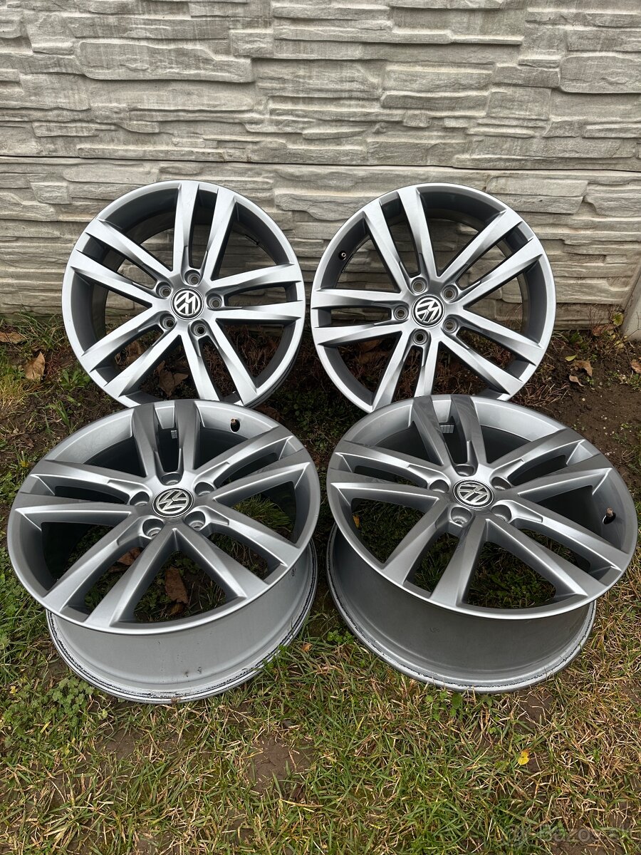 Salvador R-line R18 5x112 originál Volkswagen - 5