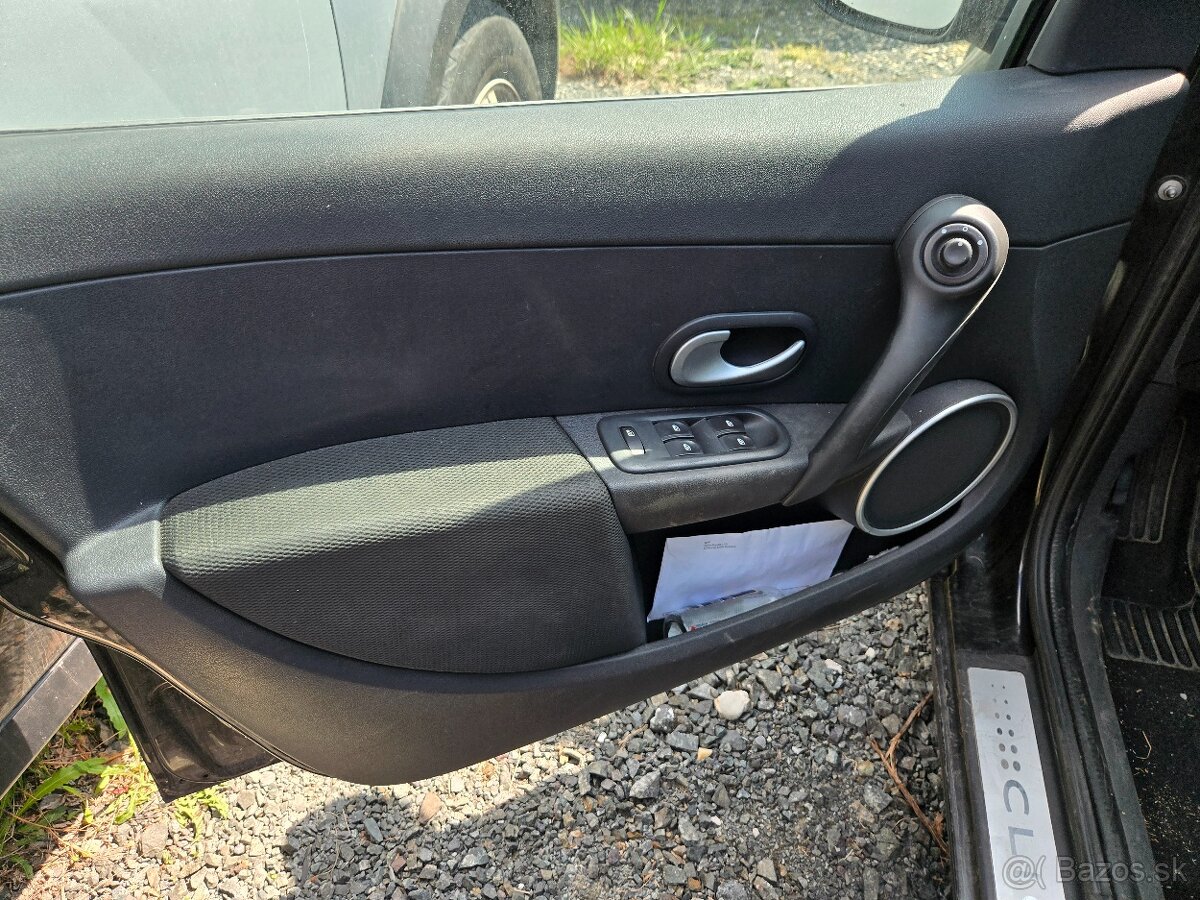 Renault Clio 1.5 dCi...pokazené - 5
