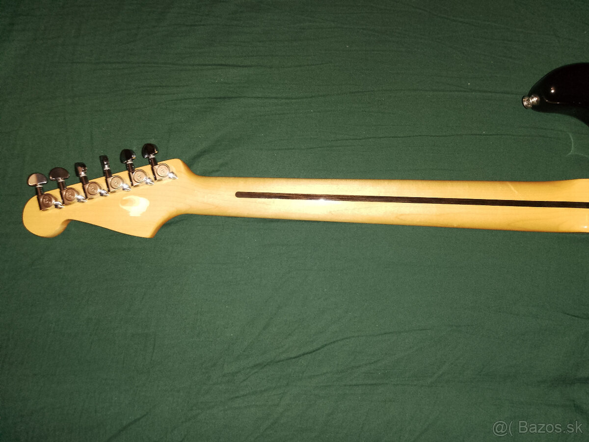 Predám SX sratocaster alder - 5