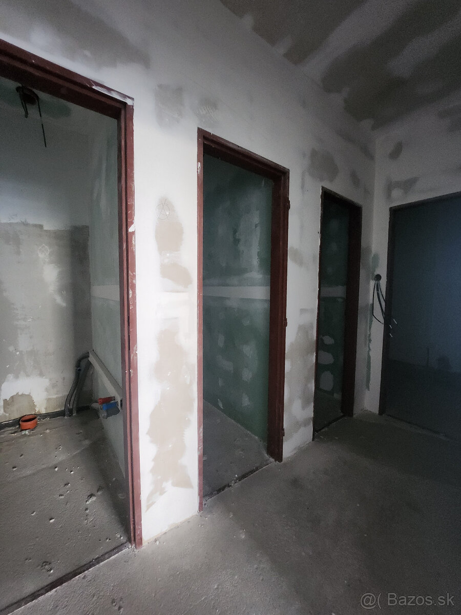 NOVÝ OBCHODNÝ PRIESTOR POLYGÓN S VÝKLADMI, prízemie, 63m2 - 5