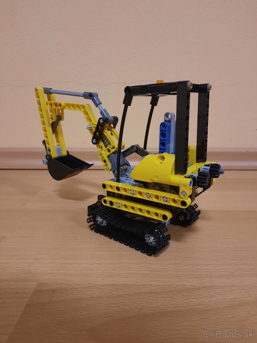 Lego Technic 8047 - Compact Excavator - 5