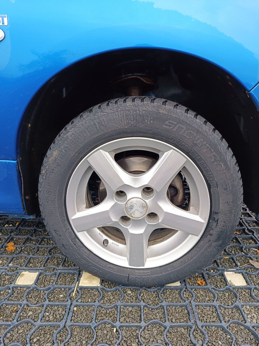 Peugeot 206+ 1.4 benzín - 5