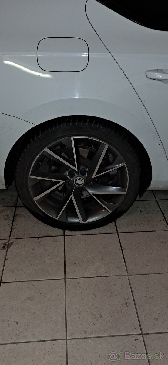 Predám Škoda Superb - 5