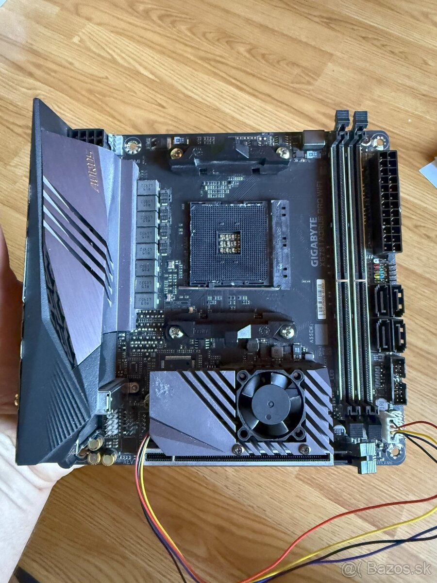 predam mini ITX dosku Gigabyte X570 I AORUS PRO WIFI - 5