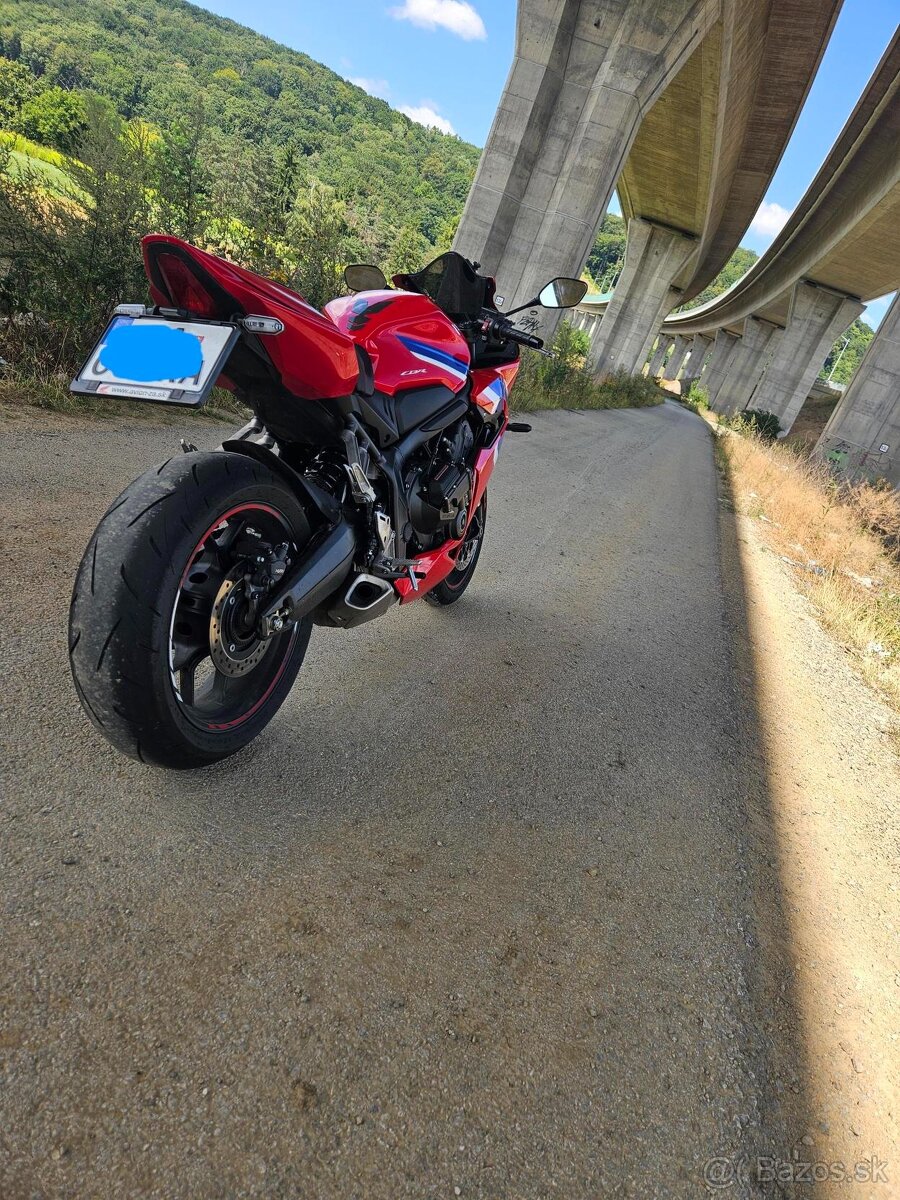 Honda CBR 650R - 5