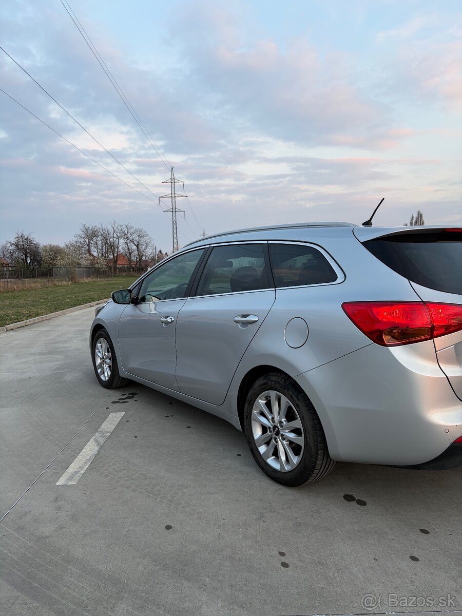 KIA Ceed 2015 SW 100kw 1.6 CRDI Automat - 5