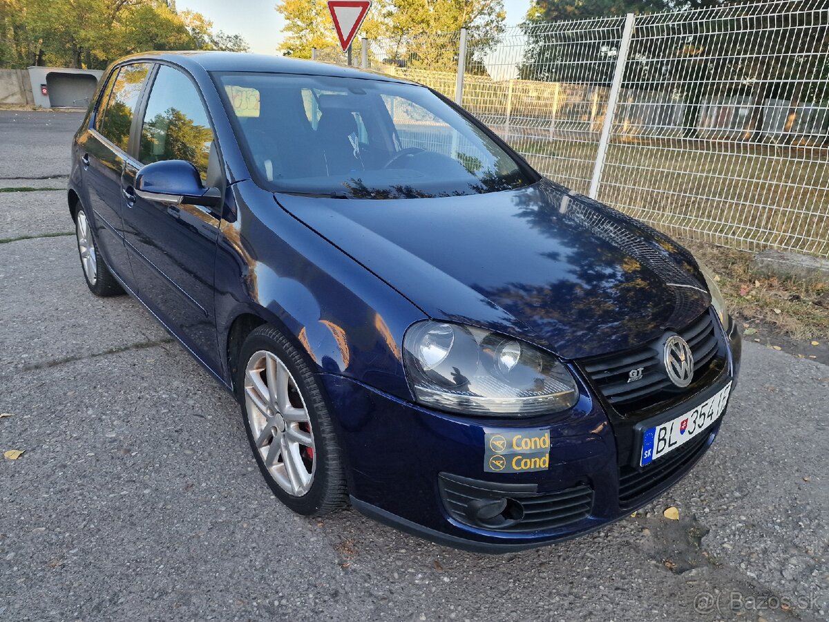 Volkswagen Golf - 5