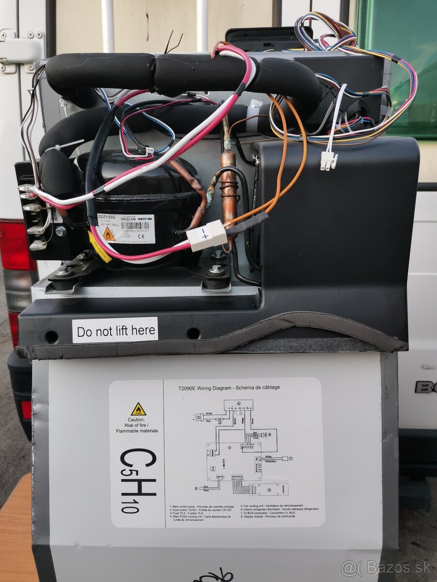 Predam kompresorovu chladnicku do autokaravanu a privesu - 5