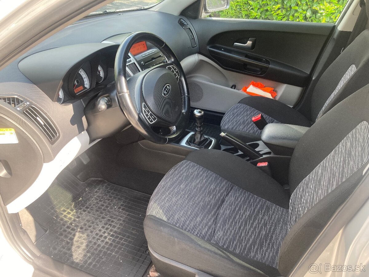 KIA Ceed 1.6 CRDi 2010 - 5